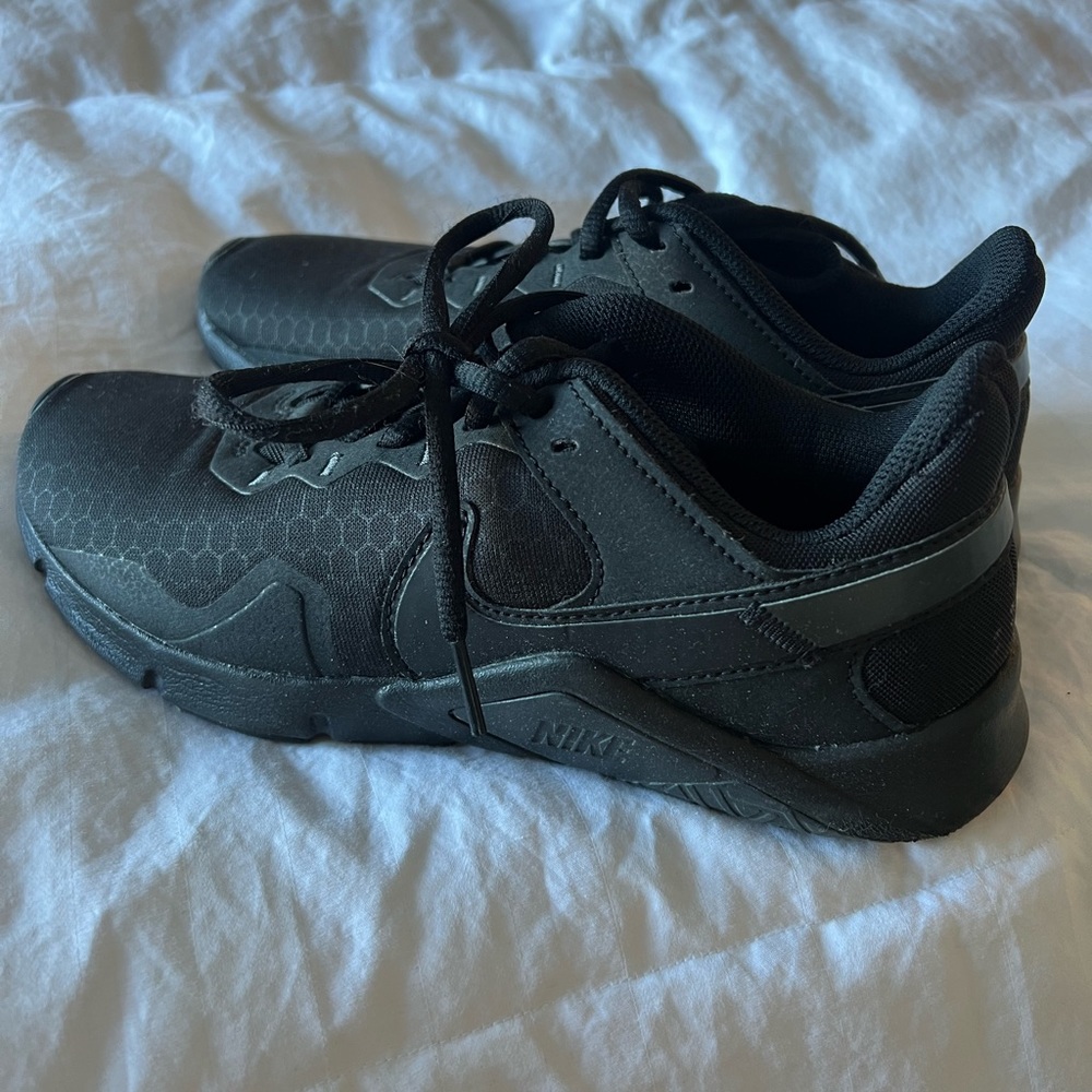 NIKE TRAINERS
